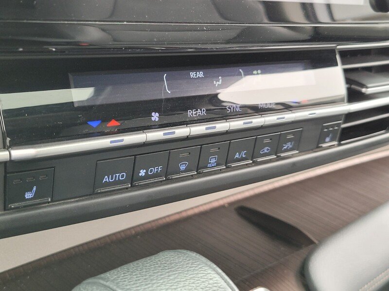 2021 Toyota Sienna XLE - Photo 21