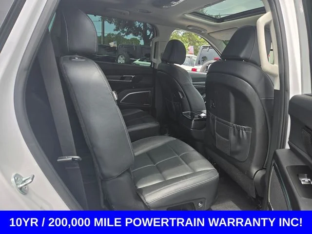 Used 2024 White Pearl Kia SX image 17