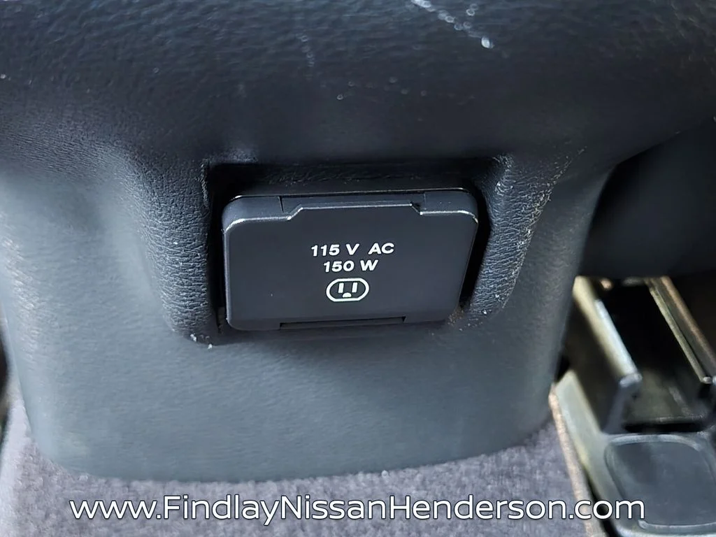 Used 2016 Black Jeep Latitude image 12