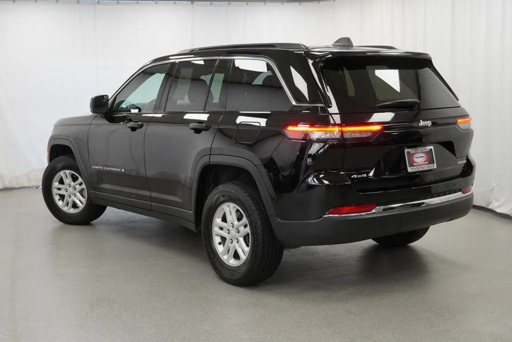 Used 2024 Black Jeep Laredo image 24