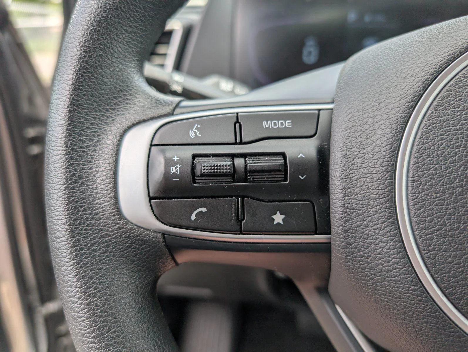 Used 2025 Steel Gray Kia LX image 68