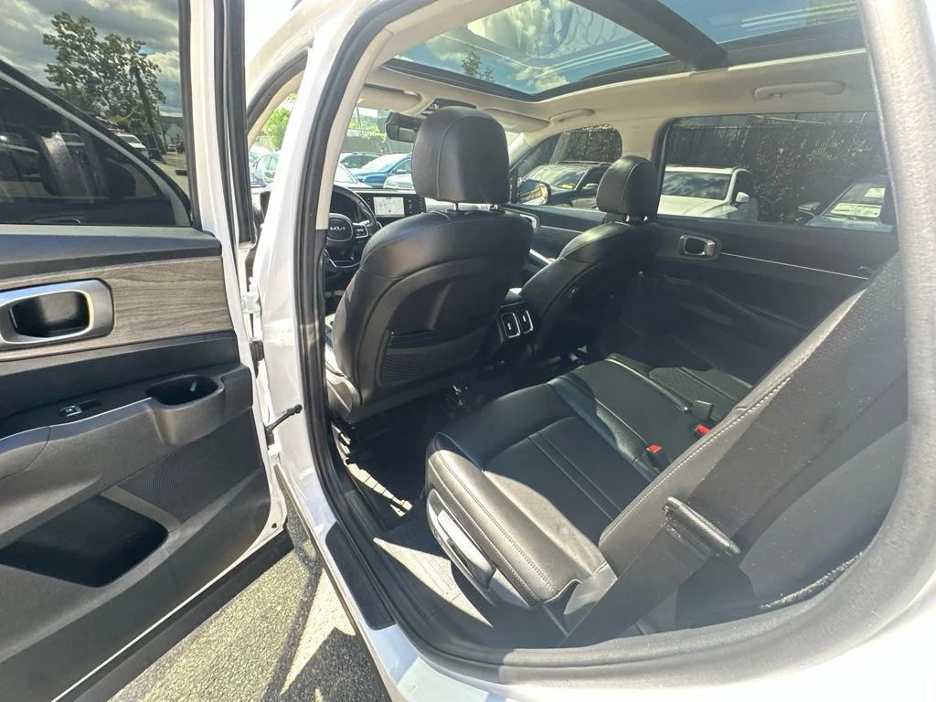 Used 2023 White Kia X-Line S image 24