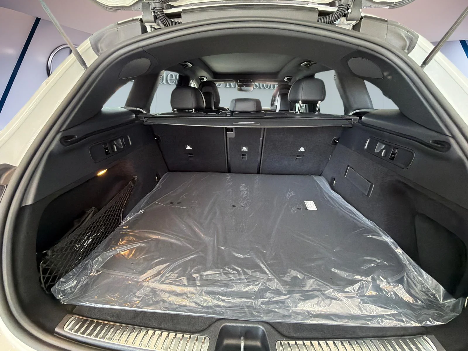 New 2026 White Mercedes-Benz GLC 300 4MATIC SUV image 7