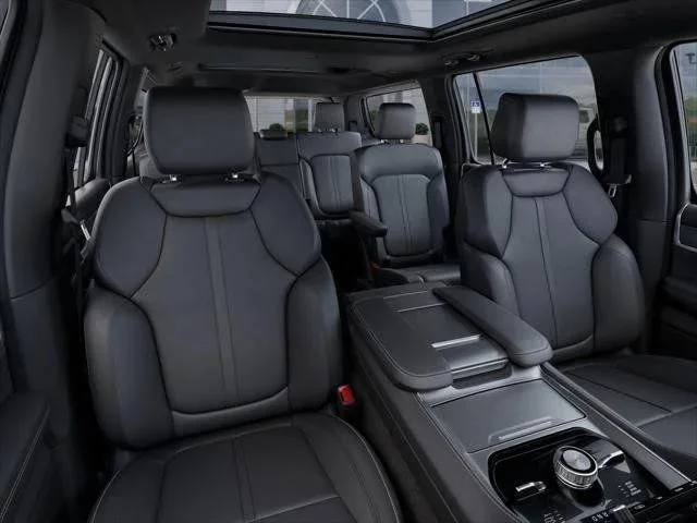 2025 Jeep Wagoneer Series II - Photo 30
