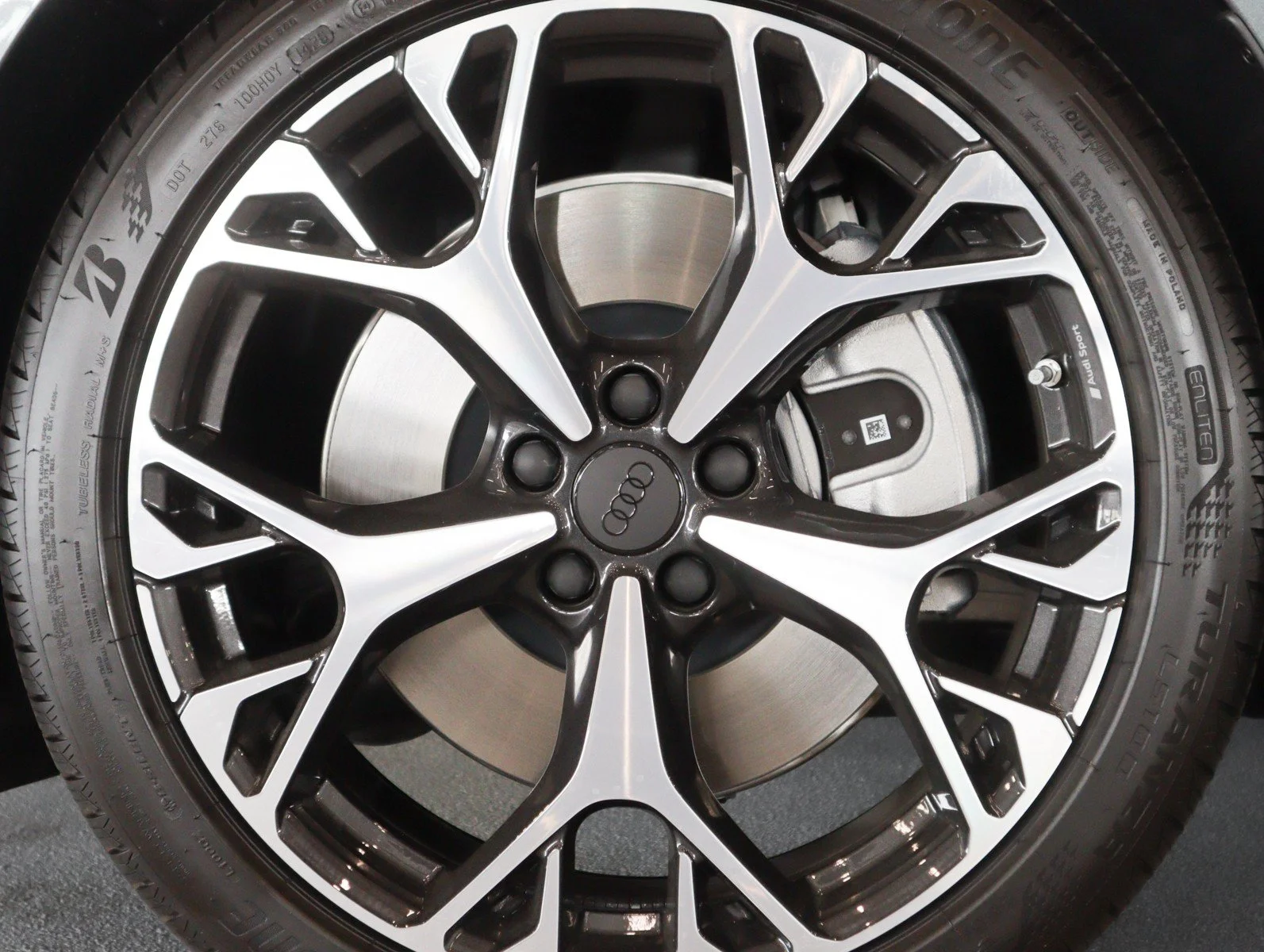 New 2026 Daytona Gray Pearl Effect Audi Premium Plus image 7
