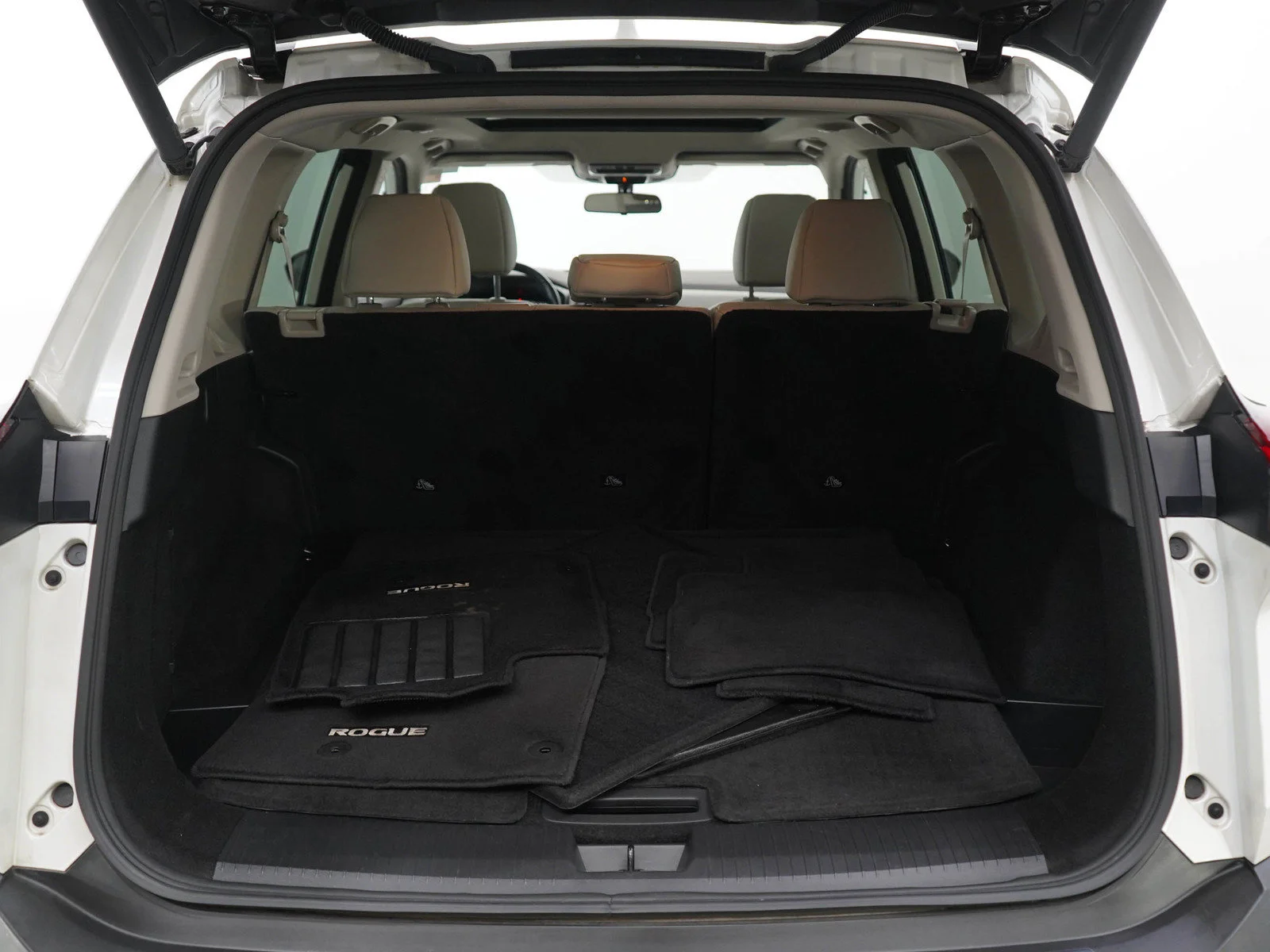 Used 2023 Pearl White Tricoat Nissan SV image 18