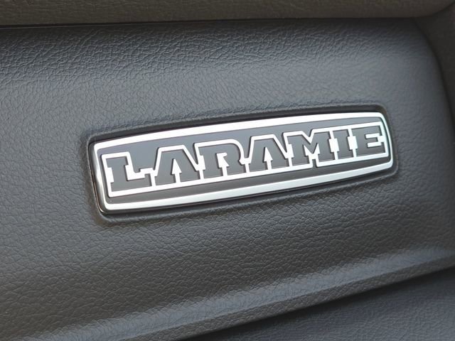 New 2026 Granite Crystal Metallic Clear-Coat Exterior Paint RAM Laramie image 31