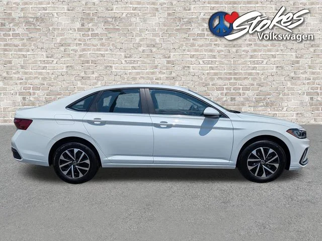 Used 2026 White Volkswagen 1.5T S image 2