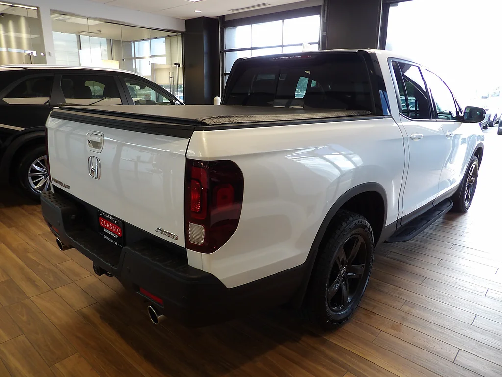 Used 2022 Platinum White Pearl Honda Black Edition image 6