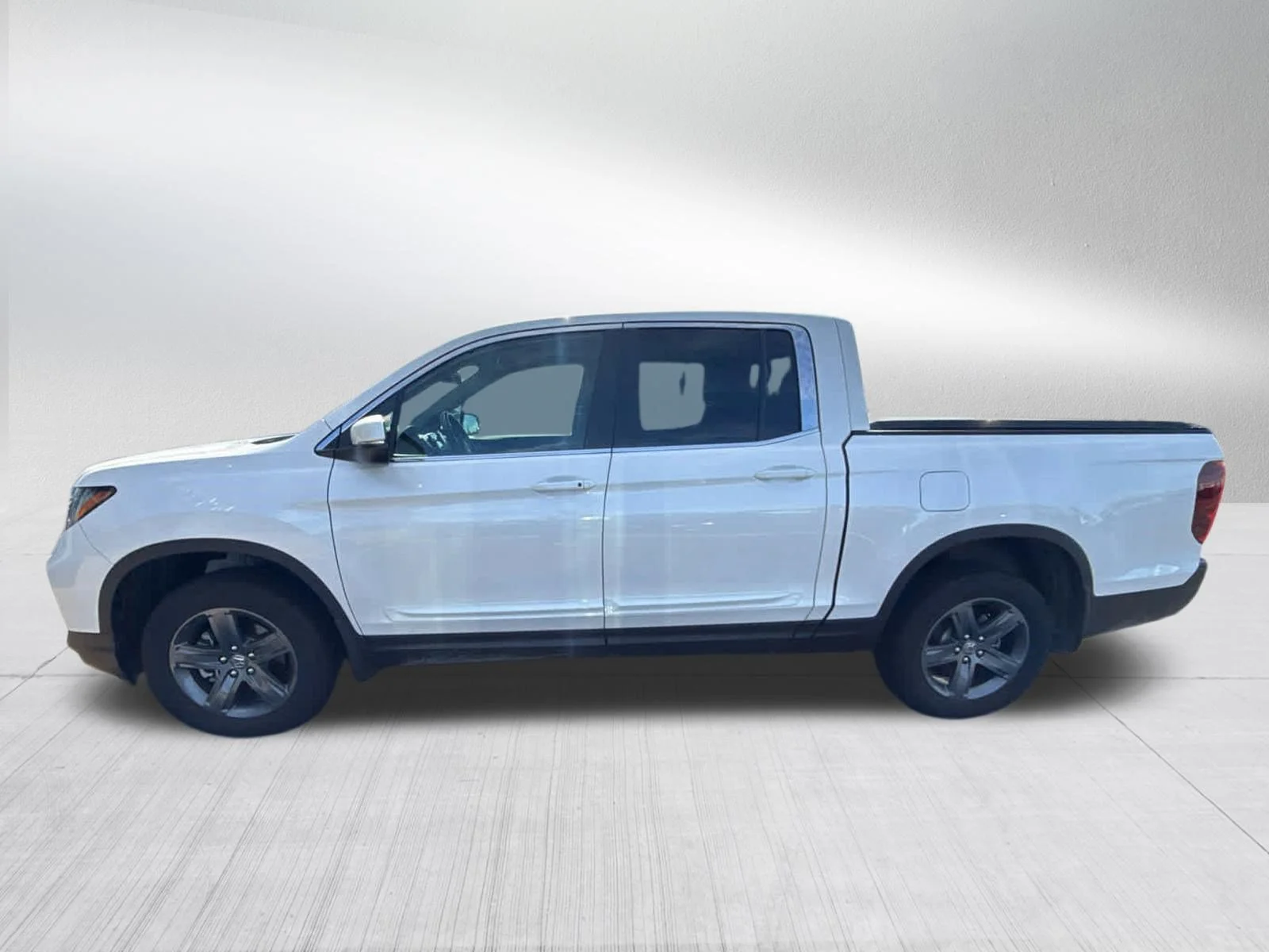 Used 2023 Platinum White Pearl Honda RTL image 4
