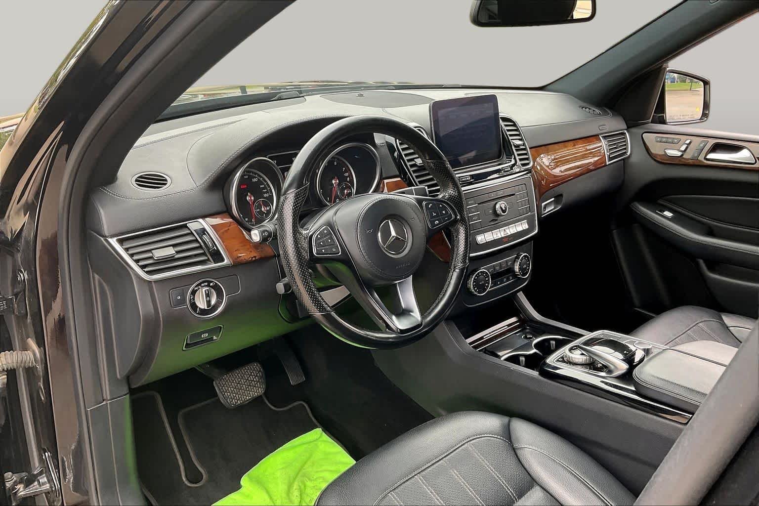 Used 2019 Brilliant Blue Metallic Mercedes-Benz GLS 450 image 17