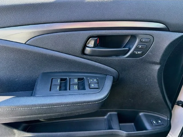 Used 2023  Honda EX-L image 15