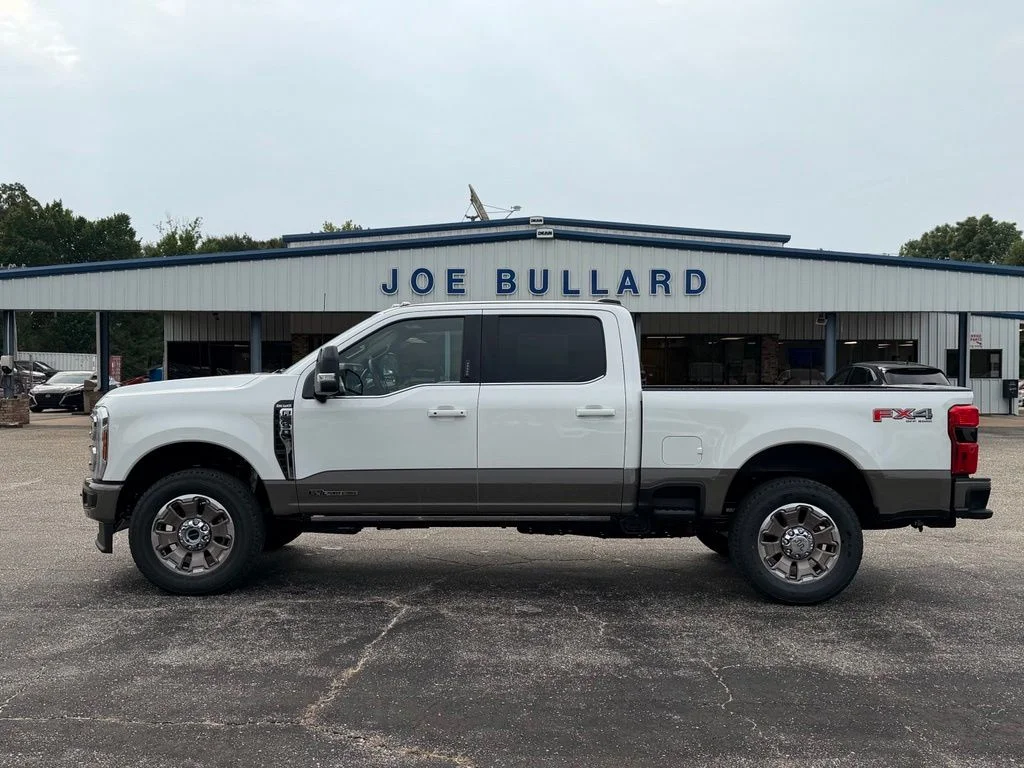 New 2026 Star White Metallic Tri-Coat Ford F-250® King Ranch® image 25
