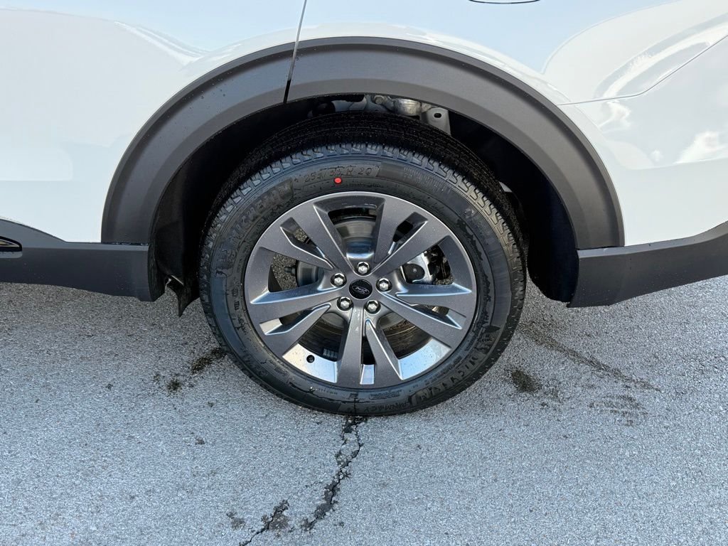 New 2026 Star White Metallic Tri-Coat Ford Active image 42