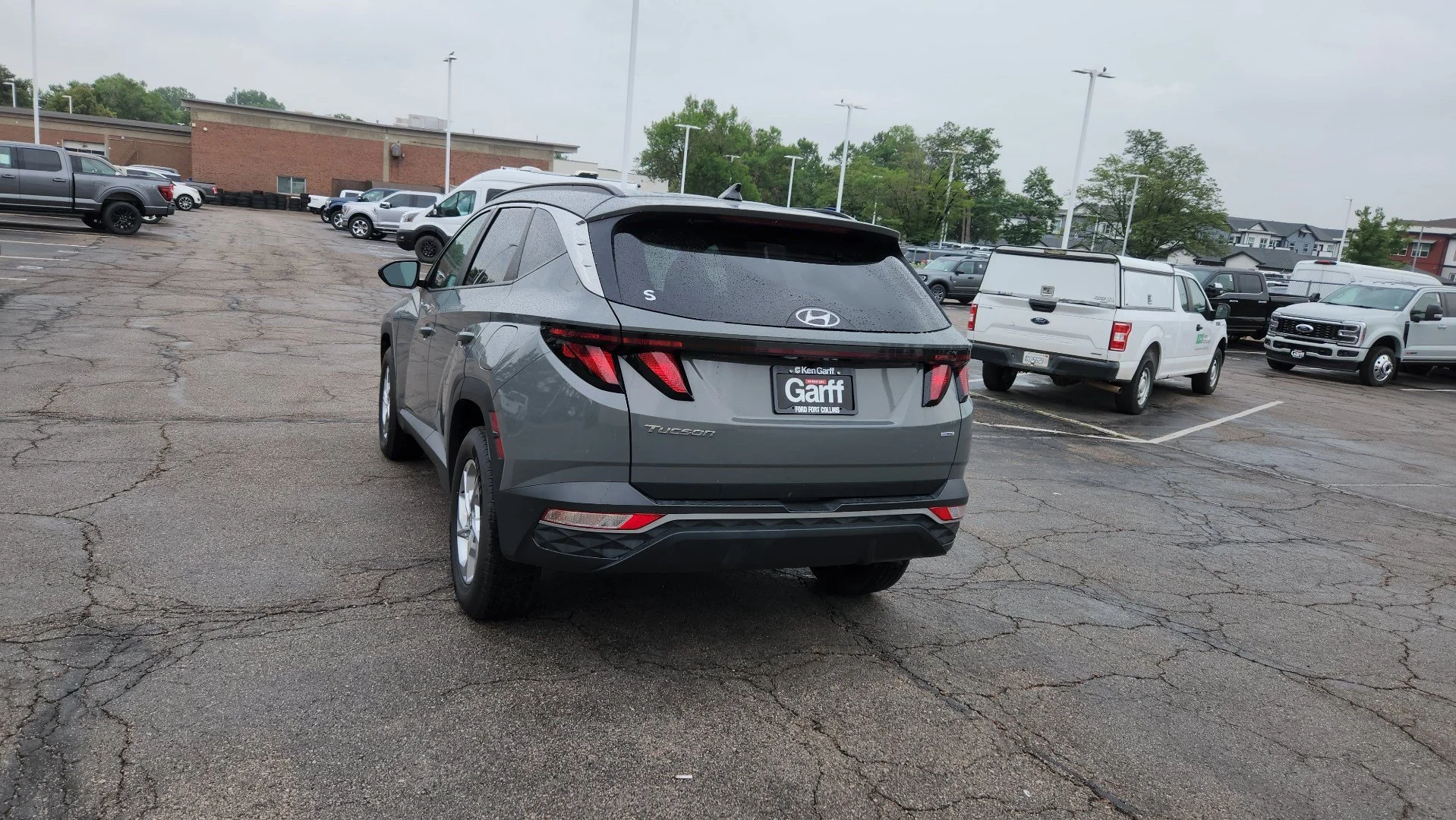 Used 2024 Hampton Gray Hyundai SEL image 7