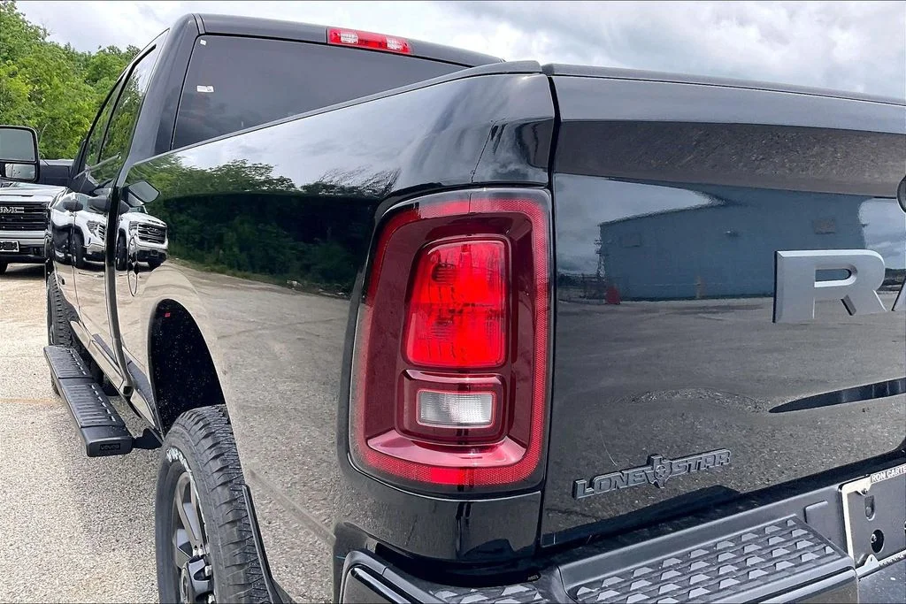 New 2026 Diamond Black Crystal Pearl-Coat Exterior Paint RAM Big Horn image 14