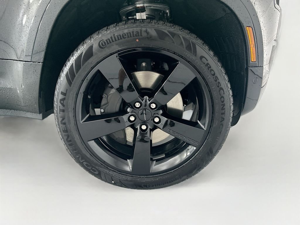 New 2026 Santorini Black Metallic Land Rover X-Dynamic SE image 31