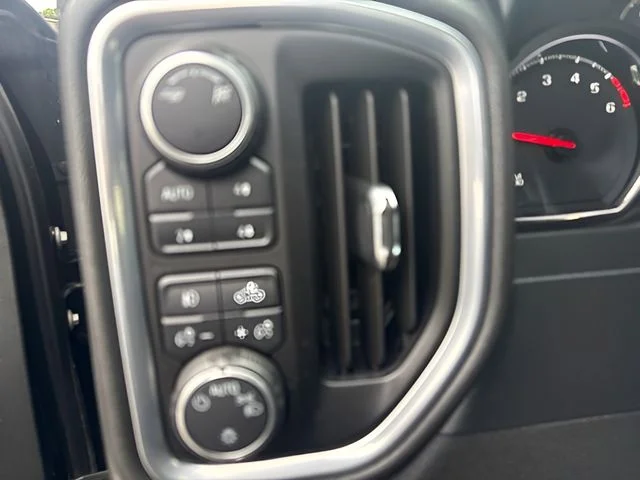 Used 2019  Chevrolet LT Trail Boss image 20