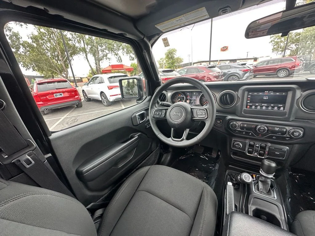 Used 2023 Black Jeep Sport S image 13