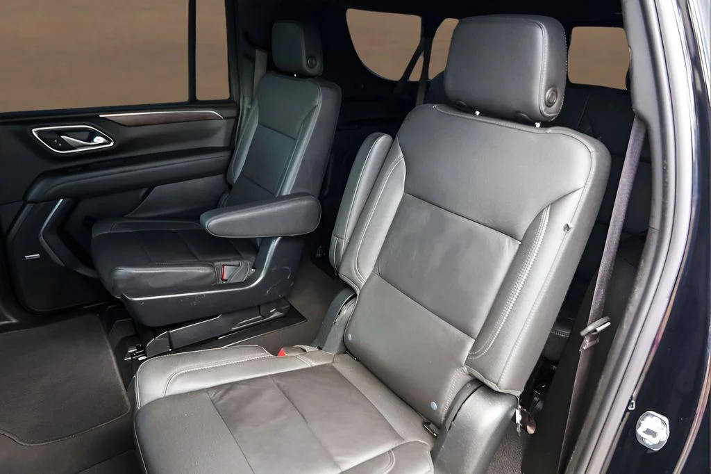 Used 2023 Black Chevrolet Z71 image 25