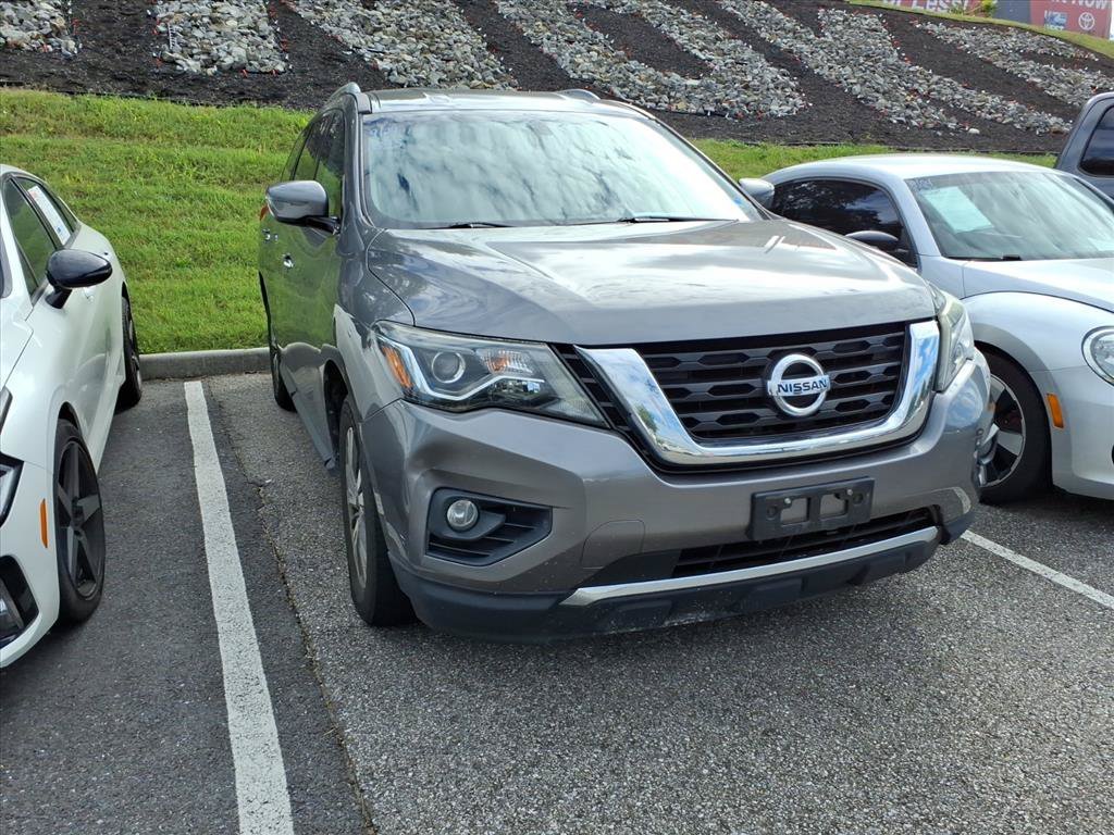 Used 2017 Gray Nissan SV image 3