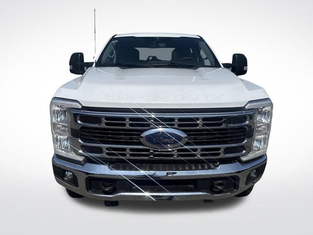 Used 2023 Oxford White Ford XLT image 9