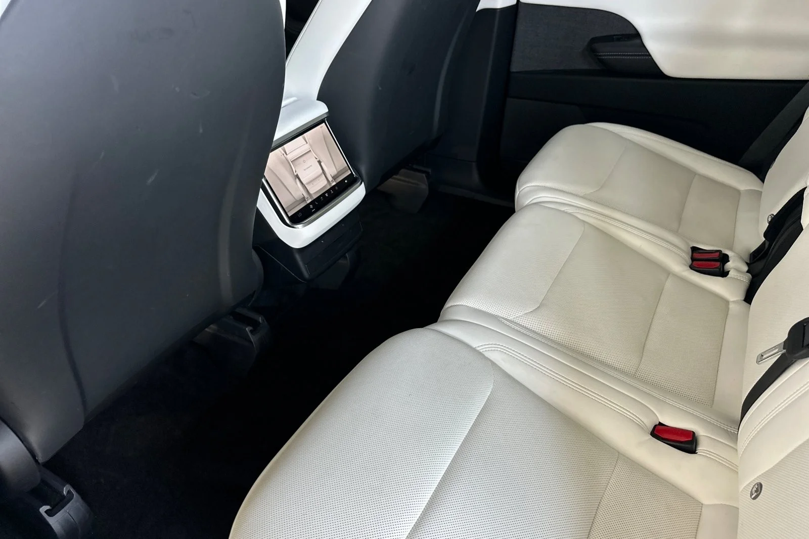 Used 2023 BLACK Tesla  image 11
