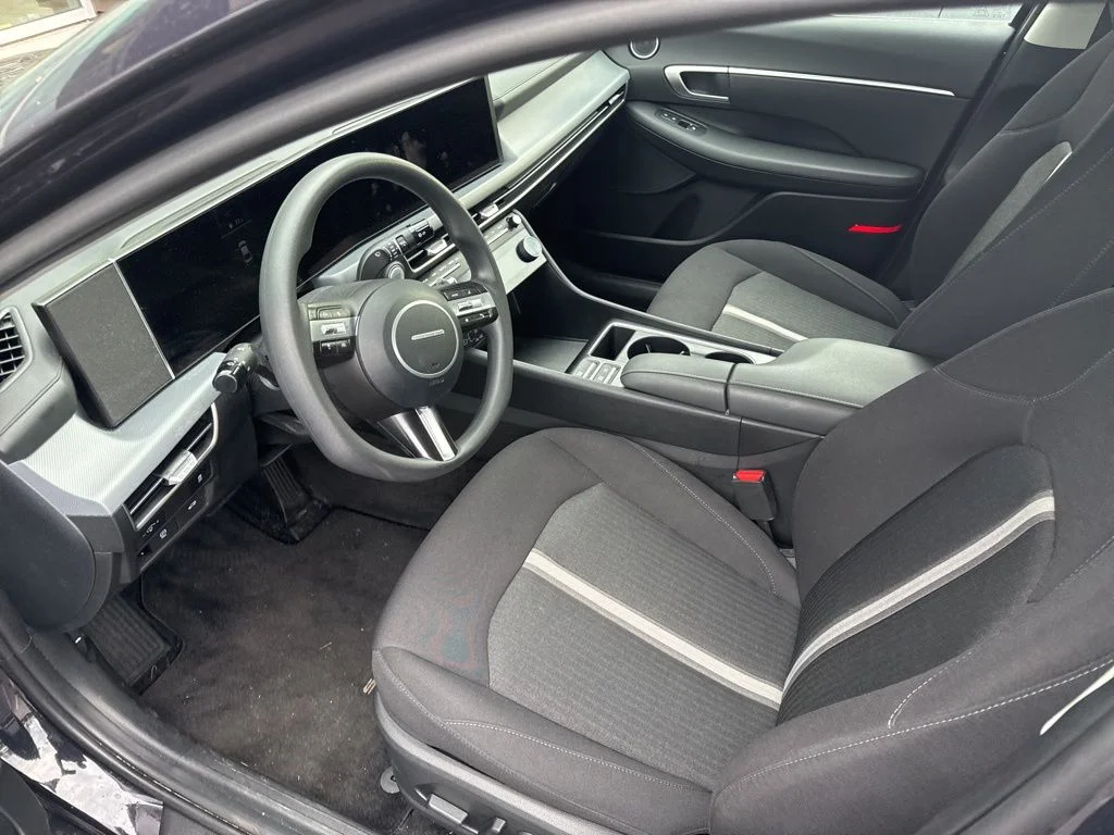 Used 2025 Blue Hyundai SEL image 13