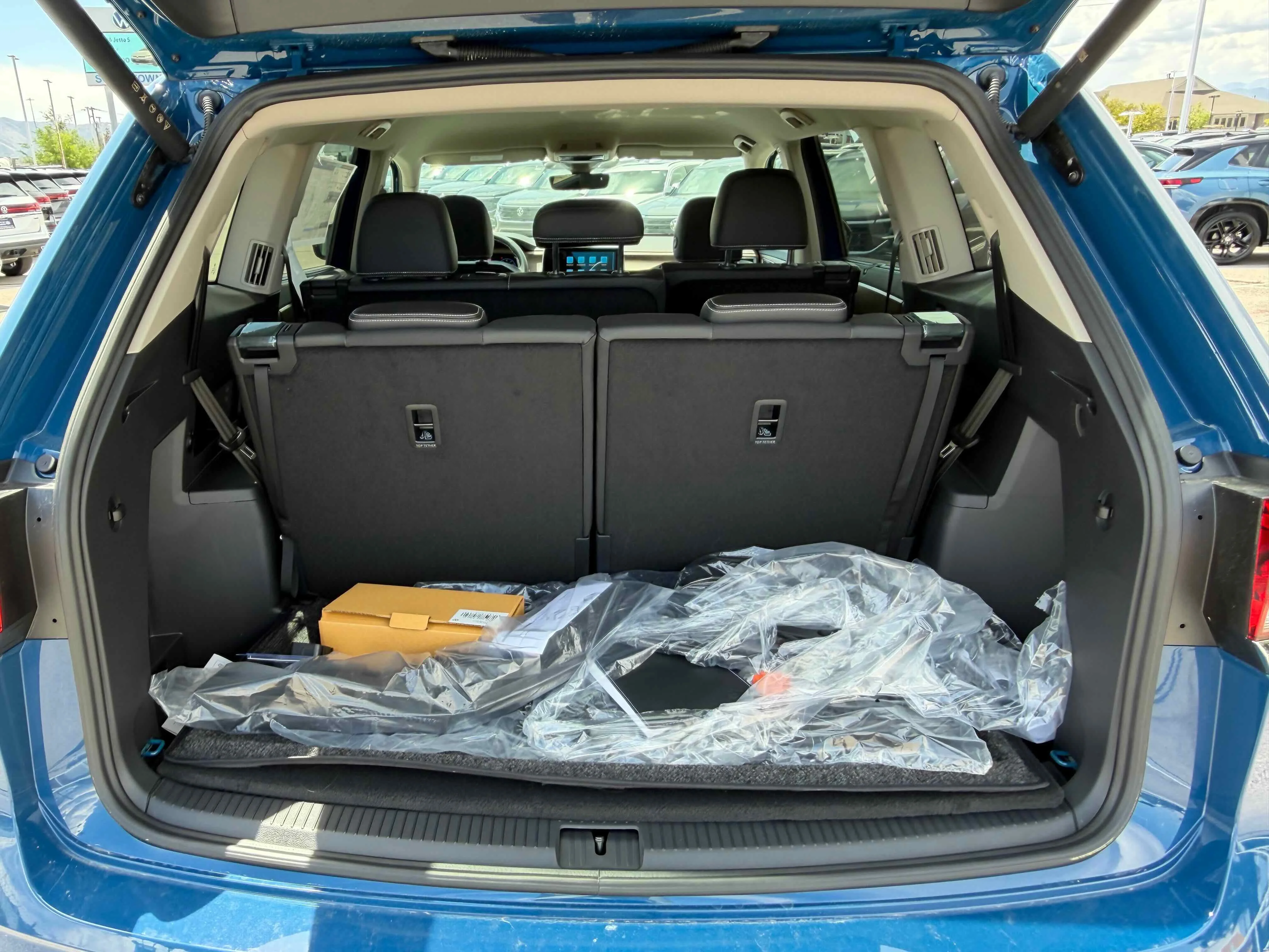 New 2026 Blue Volkswagen 2.0T SE w/Technology image 31