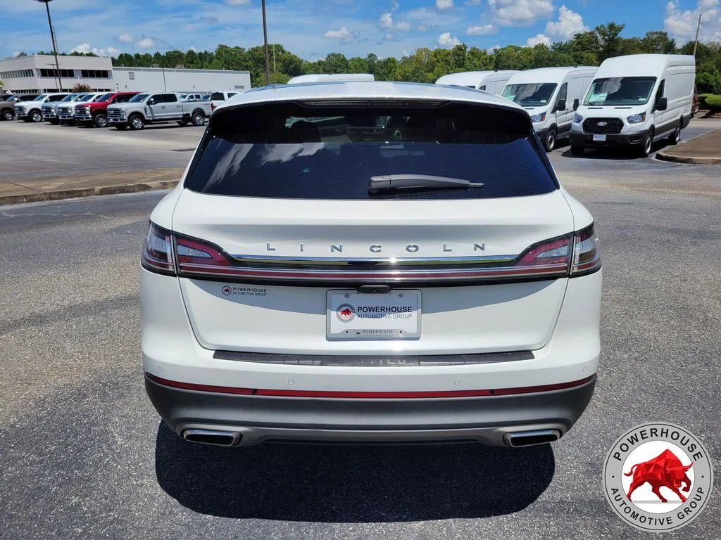 Used 2022 White Lincoln Reserve image 4
