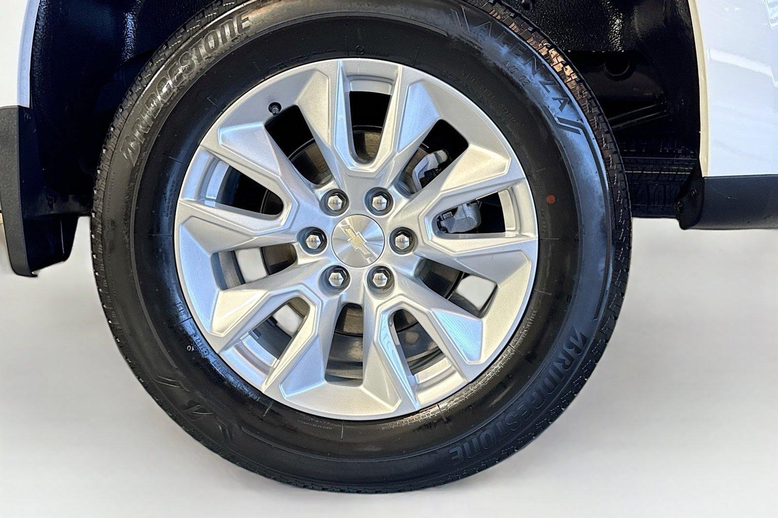 Used 2023 Summit White Chevrolet Custom image 29