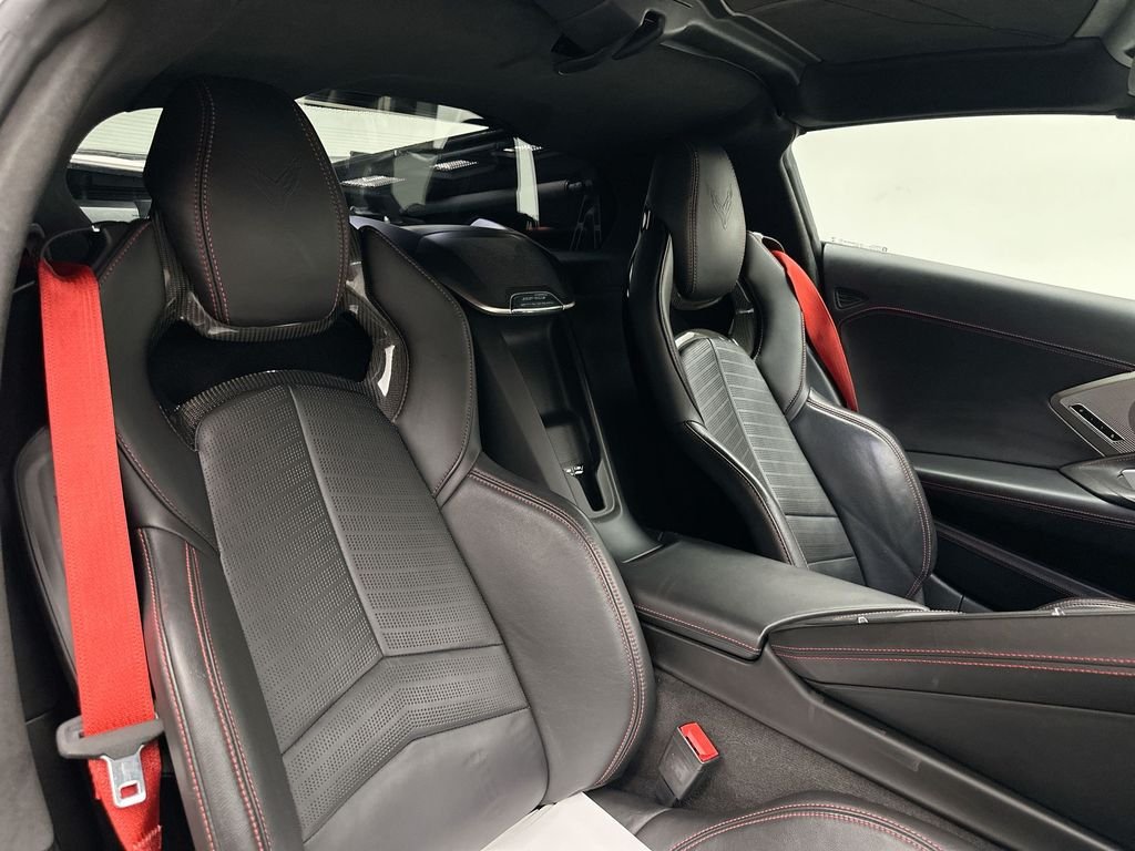 Used 2020 Ceramic White Chevrolet Stingray image 18