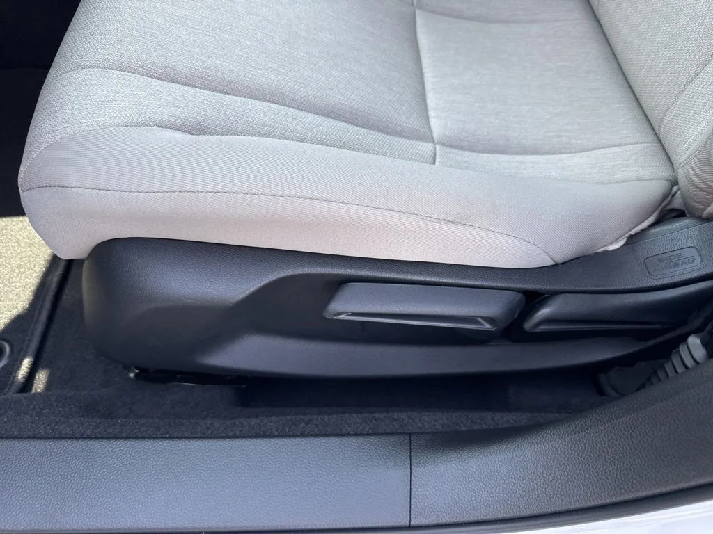 New 2026 Platinum White Pearl Honda LX image 22