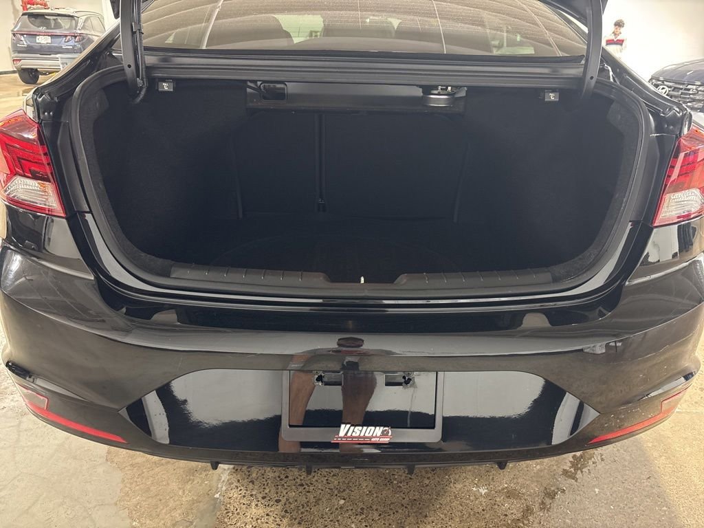 Used 2019 Black Hyundai Limited image 27