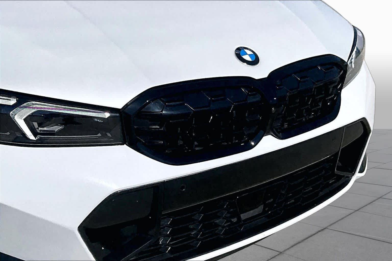 Used 2025 Mineral White Metallic BMW M340i image 28