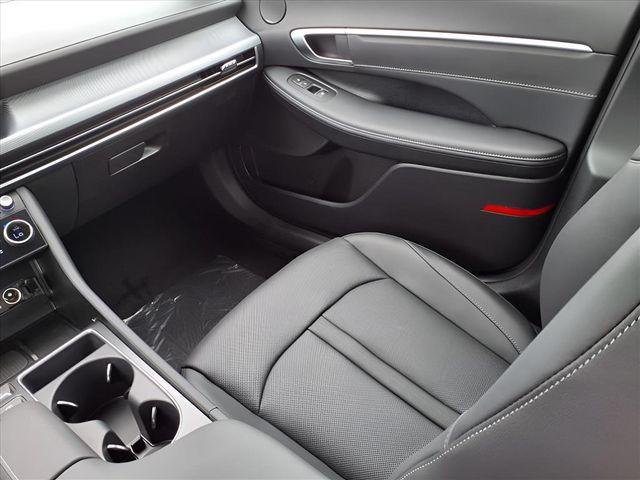 2025 Hyundai Sonata Hybrid Limited - Photo 14