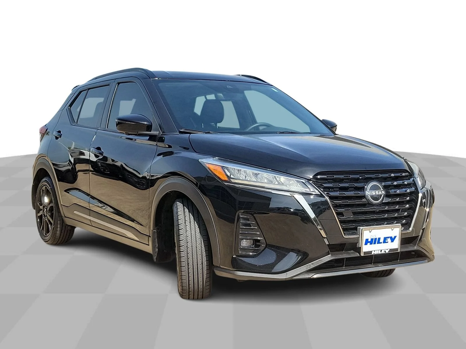 Used 2022 Black Nissan SR Xtronic CVT image 2