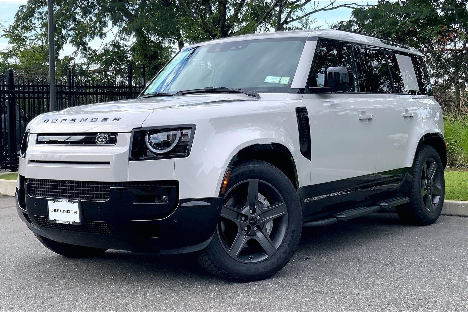 2026 Land Rover Defender 110