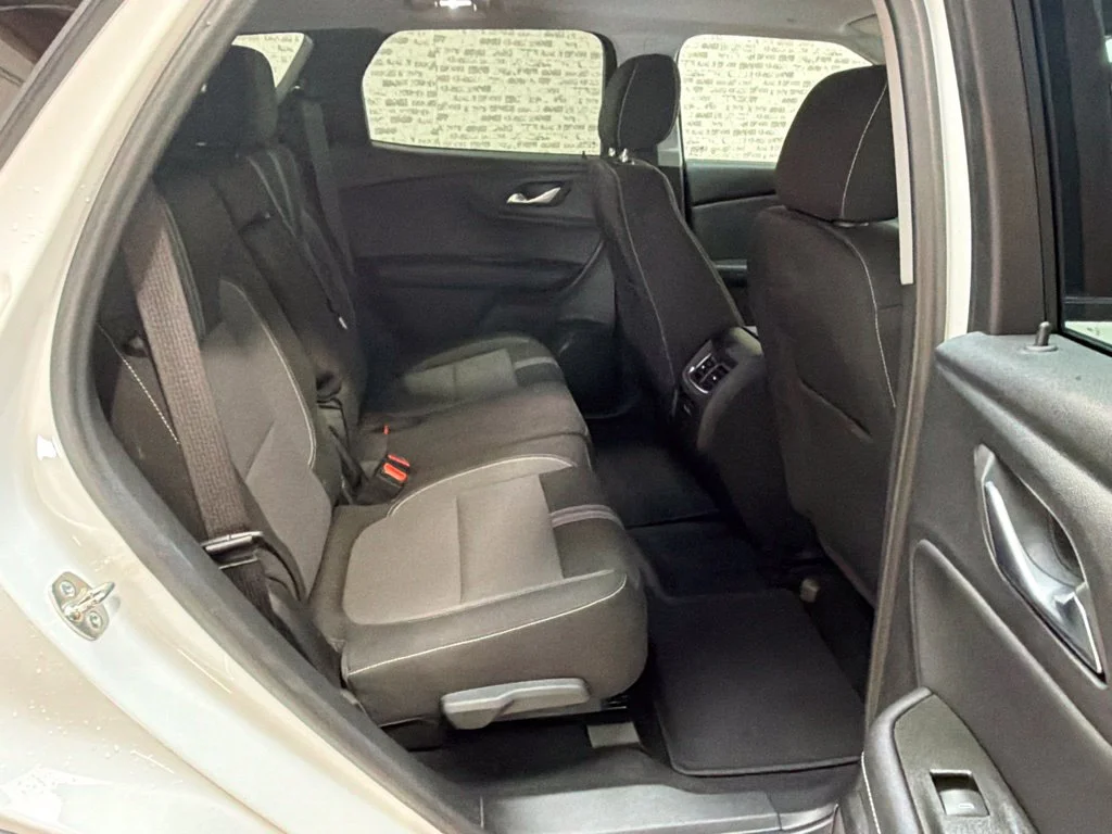 Used 2025 Summit White Chevrolet LT image 12