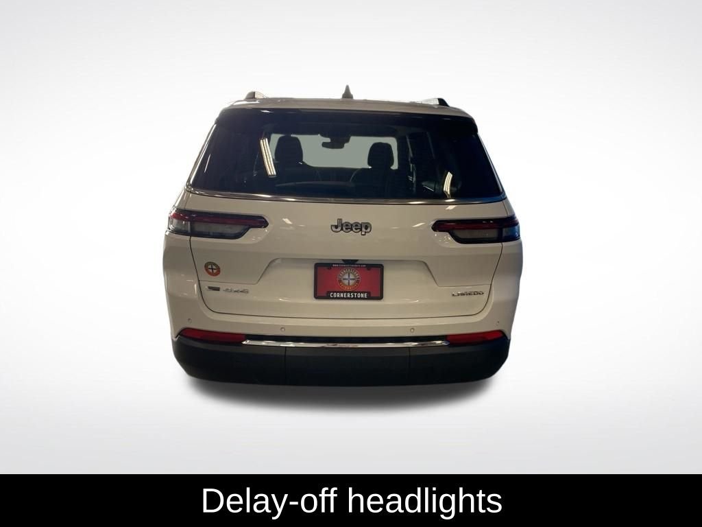 Used 2022 White Jeep Laredo image 17