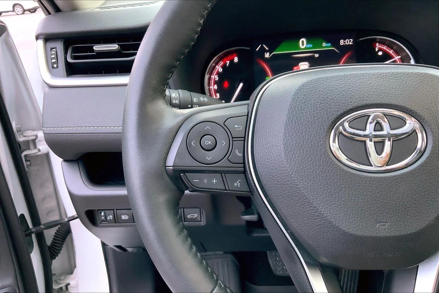 Used 2024 Wind Chill Pearl Toyota XLE Premium image 21