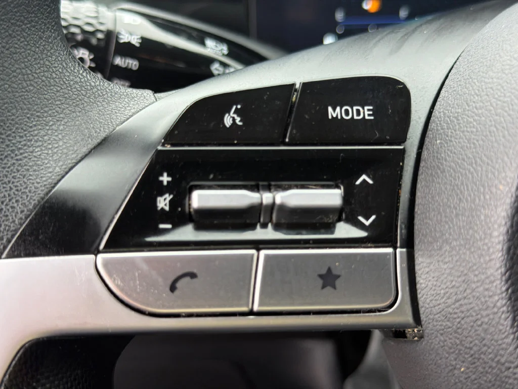 Used 2024 White Hyundai SEL image 24