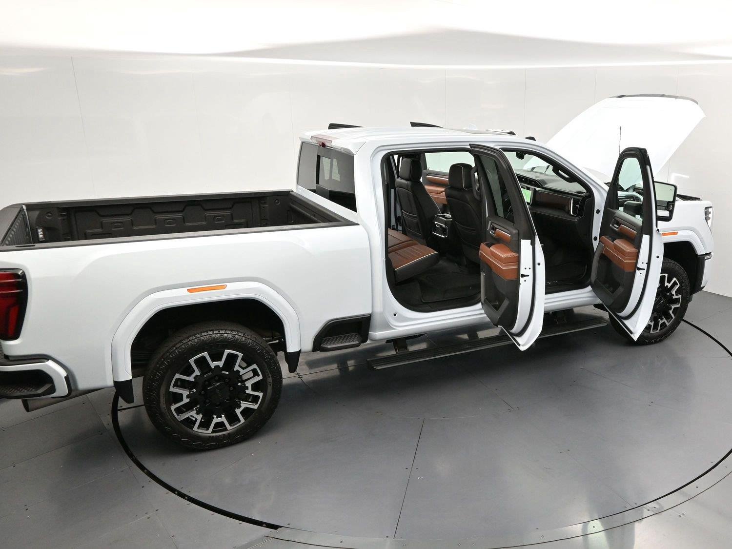 Used 2026 Glacier White Tricoat GMC Denali Ultimate image 44