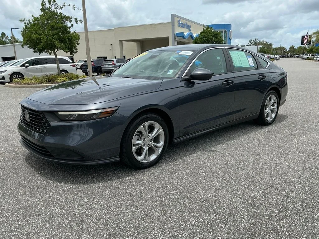 Used 2023  Honda LX image 2