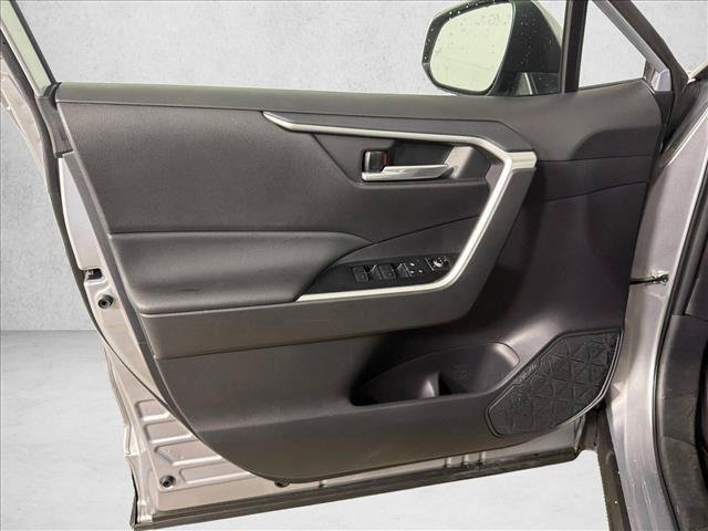 Certified Used 2025 SILVER SKY METALLIC Toyota  image 11