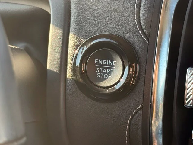 Used 2025 White Ford Platinum image 22