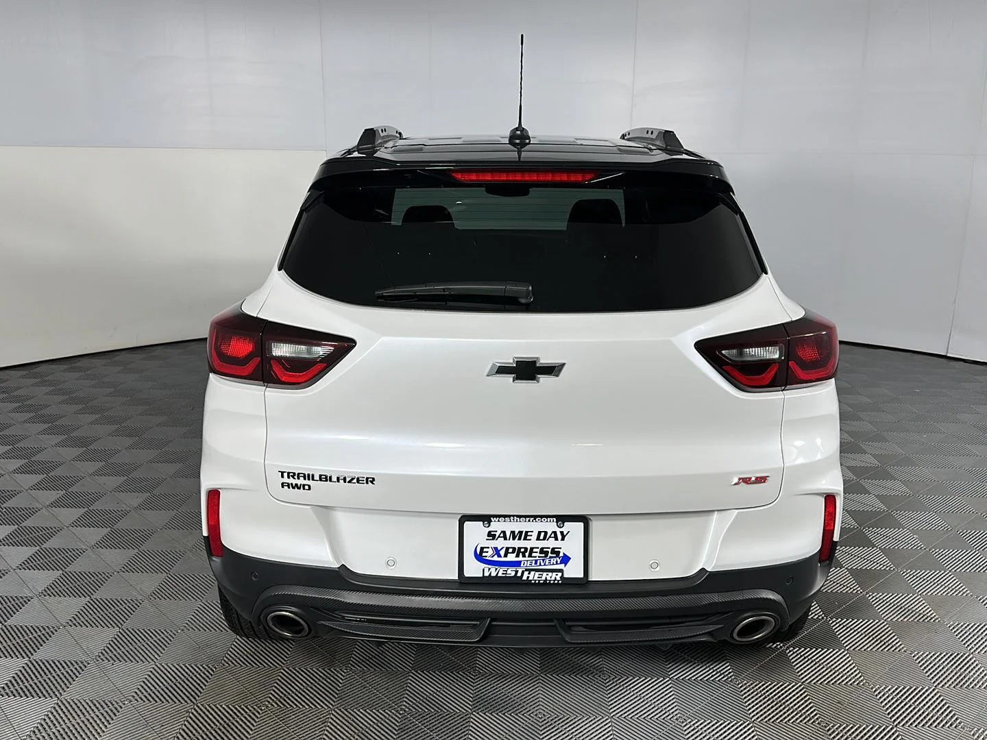 Used 2026 Iridescent Pearl Tricoat Chevrolet RS image 7