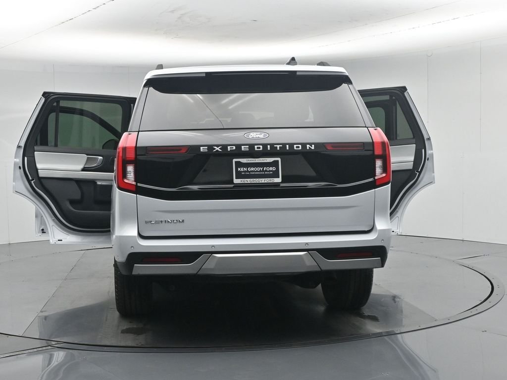 Used 2025 Silver Ford Platinum image 41