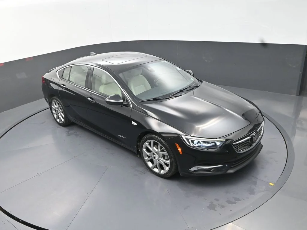 Used 2019 Black Buick Avenir image 14