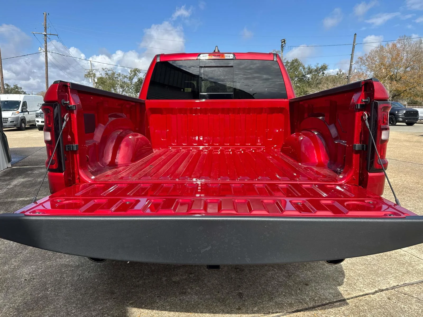 New 2026 Molten Red Pearl-Coat Exterior Paint RAM Big Horn image 6